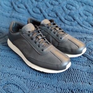 Cole Haan Men’s Navy Leather Sneakers Size 11 – Casual Comfort